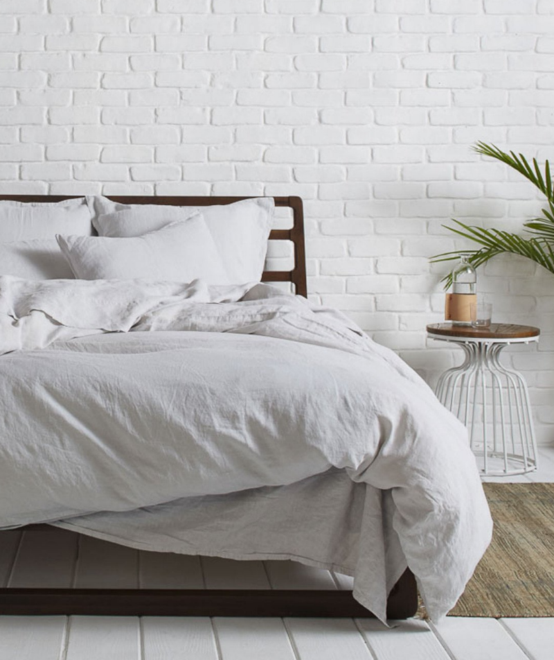 The Great Bedding Debate Do You Really Need A Top Sheet